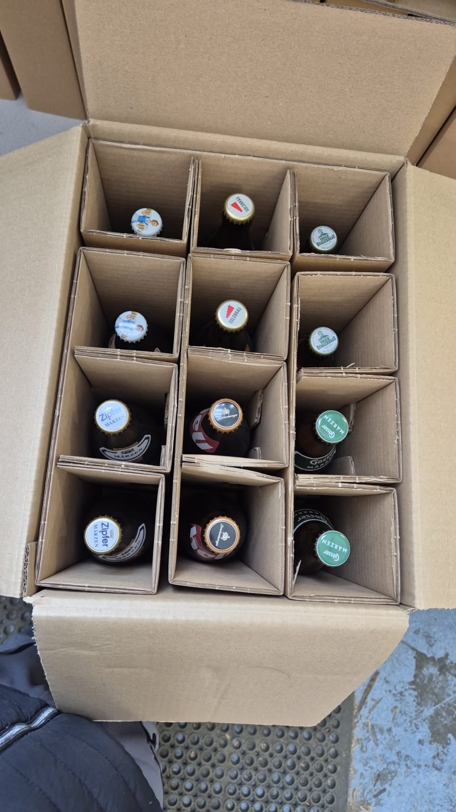 Probierset mit 12 Bieren aus Deutschland & Österreich